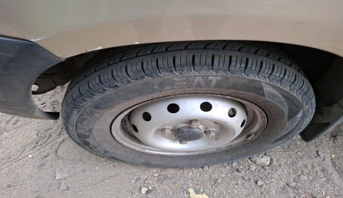 2011 Maruti Alto LX, Petrol, Manual, 48,925 km, tyre