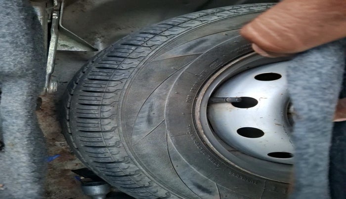 2011 Maruti Alto LX, Petrol, Manual, 48,925 km, tyre