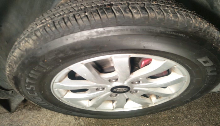 2015 Mahindra XUV500 W10, Diesel, Manual, 1,62,371 km, tyre