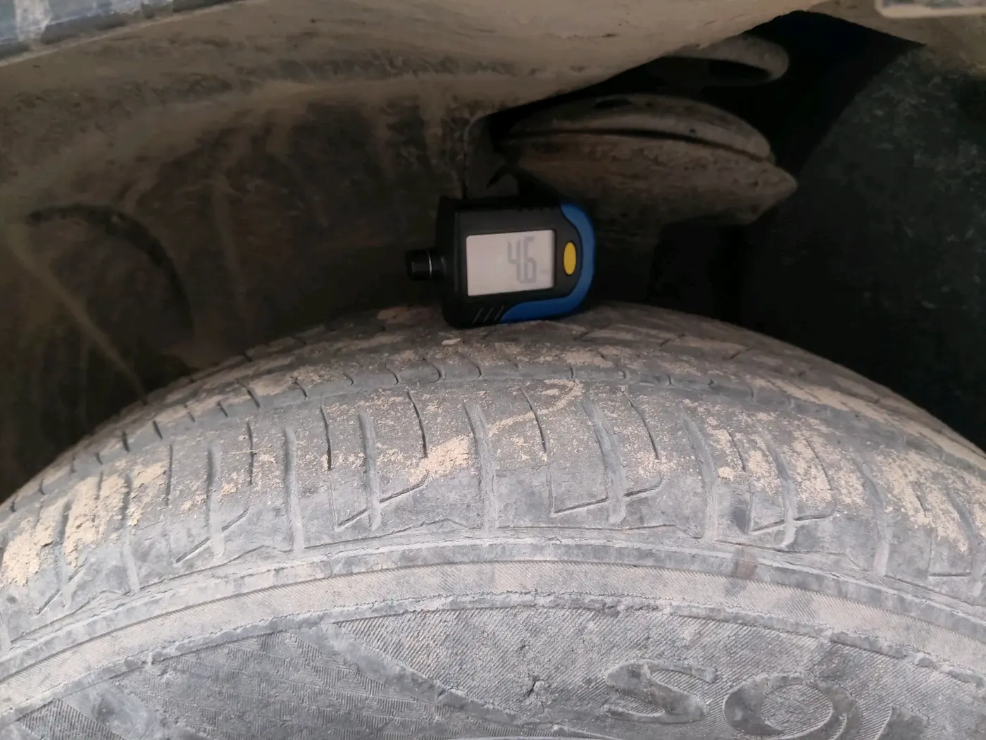 2013 Renault Duster 85 PS RXL DIESEL, Diesel, Manual, 1,60,087 km, tyre
