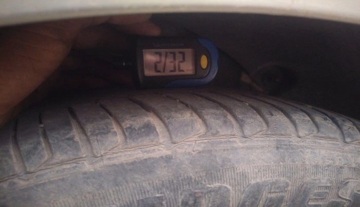 2011 Hyundai i20 SPORTZ 1.2, CNG, Manual, 53,217 km, tyre