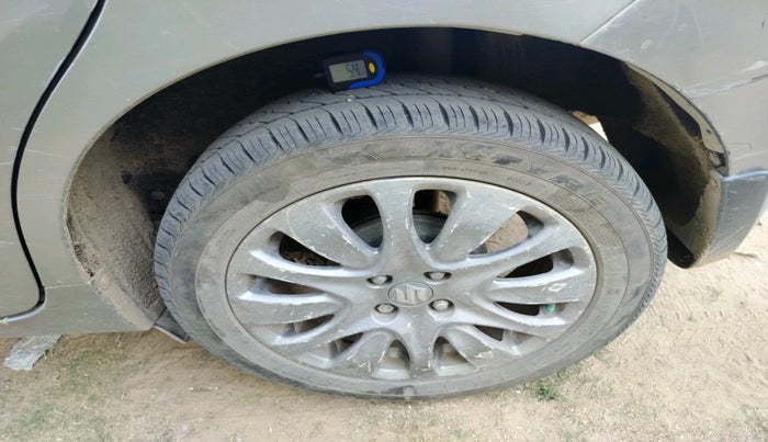 2017 Maruti Baleno ZETA PETROL 1.2, Petrol, Manual, 1,18,871 km, tyre