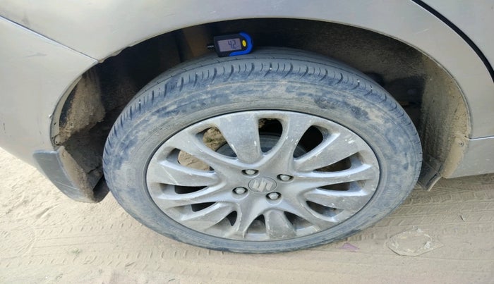 2017 Maruti Baleno ZETA PETROL 1.2, Petrol, Manual, 1,18,871 km, tyre