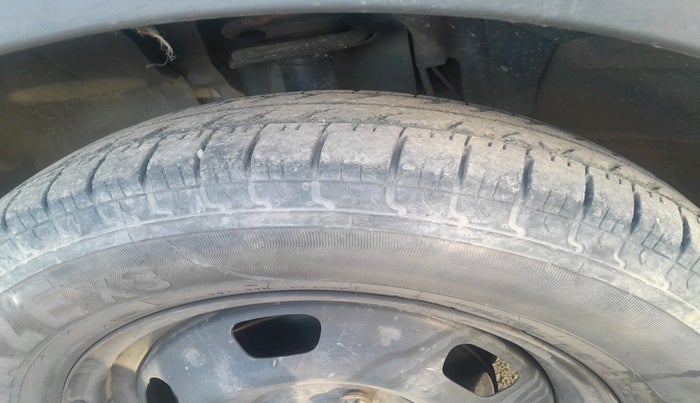 2021 Renault TRIBER RXL MT, CNG, Manual, 96,826 km, tyre