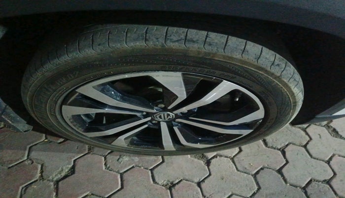 2023 MG HECTOR PLUS SHARP PRO 2.0 TURBO DIESEL 6 STR, Diesel, Manual, 91,448 km, tyre