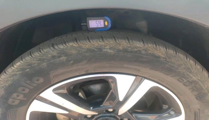 2023 Tata NEXON EV XZ PLUS LUX, Electric, Automatic, 1,06,837 km, tyre