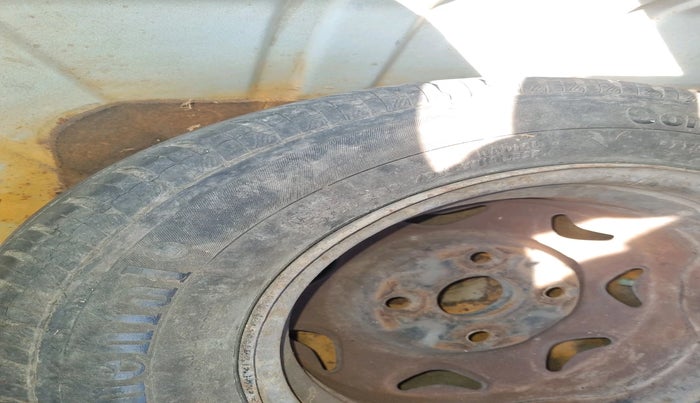 2004 Maruti Esteem LXI, Petrol, Manual, 36,701 km, tyre