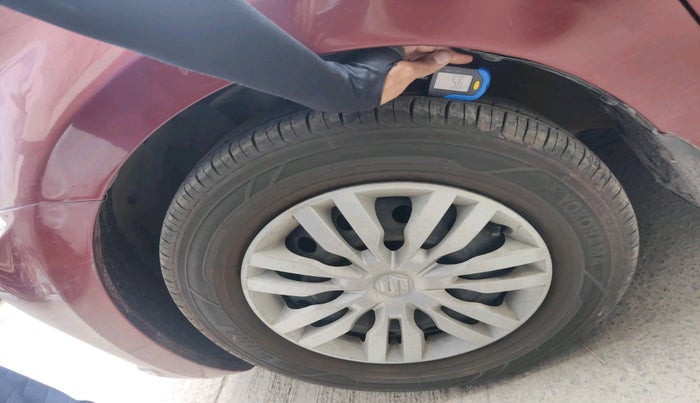 2018 Maruti Dzire VXI AMT, Petrol, Automatic, 40,651 km, tyre