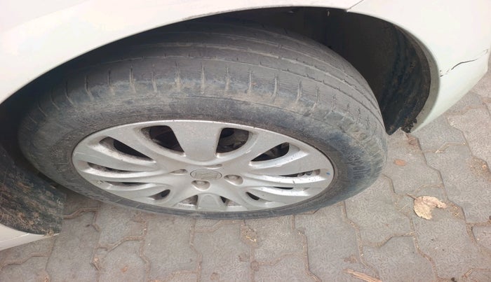 2015 Maruti Baleno ALPHA PETROL 1.2, Petrol, Manual, 69,024 km, tyre