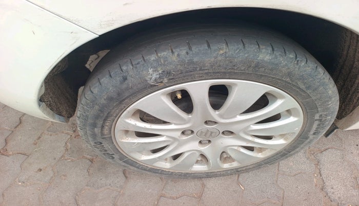 2015 Maruti Baleno ALPHA PETROL 1.2, Petrol, Manual, 69,024 km, tyre