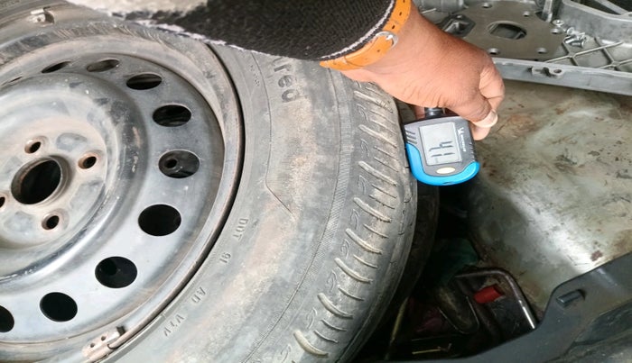 2018 Maruti Dzire VDI, Diesel, Manual, 1,59,756 km, tyre