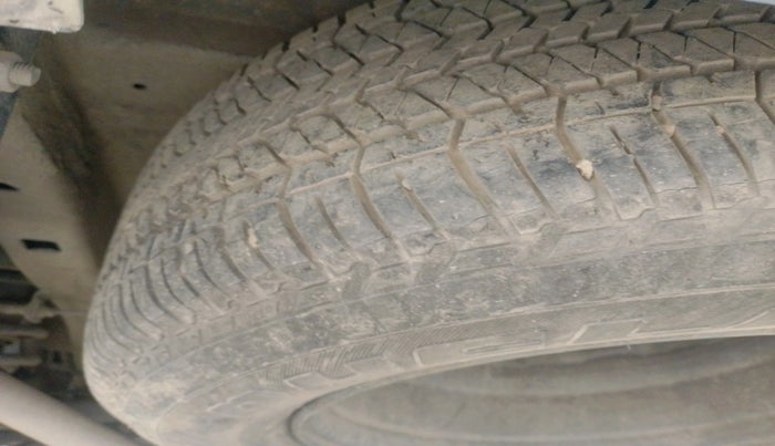 2016 Mahindra XUV500 W10, Diesel, Manual, 1,39,037 km, tyre