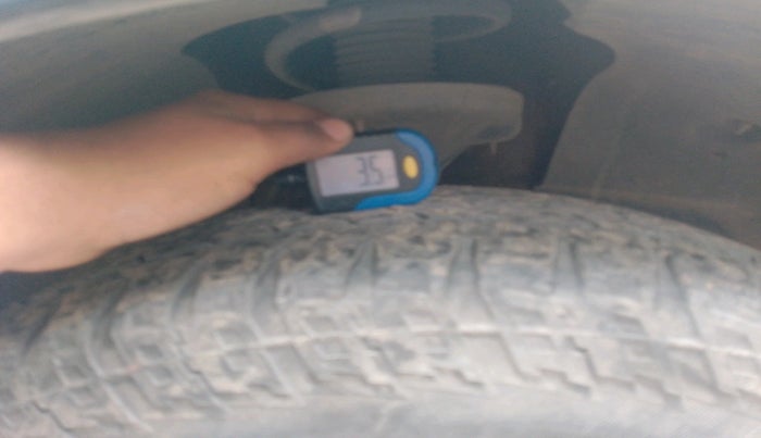 2016 Mahindra XUV500 W10, Diesel, Manual, 1,39,037 km, tyre