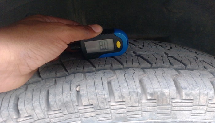 2016 Mahindra XUV500 W10, Diesel, Manual, 1,39,037 km, tyre