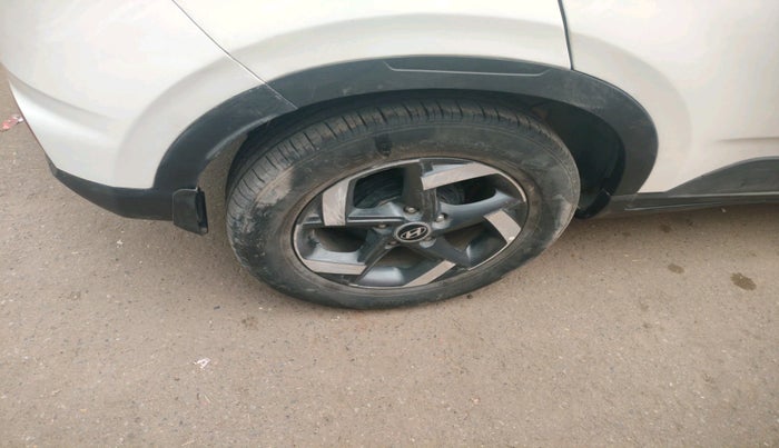 2019 Hyundai VENUE SX 1.0 TURBO, Petrol, Manual, 53,658 km, tyre