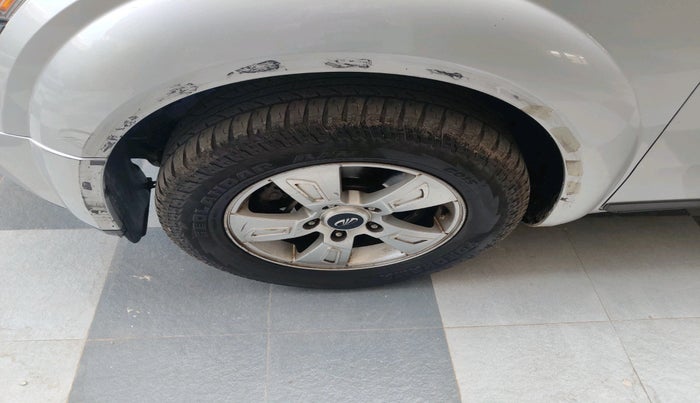 2013 Mahindra XUV500 W8, Diesel, Manual, 3,28,219 km, tyre