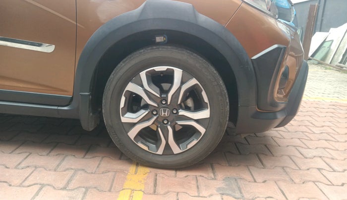 2017 Honda WR-V 1.2L I-VTEC VX MT, Petrol, Manual, 8,467 km, tyre