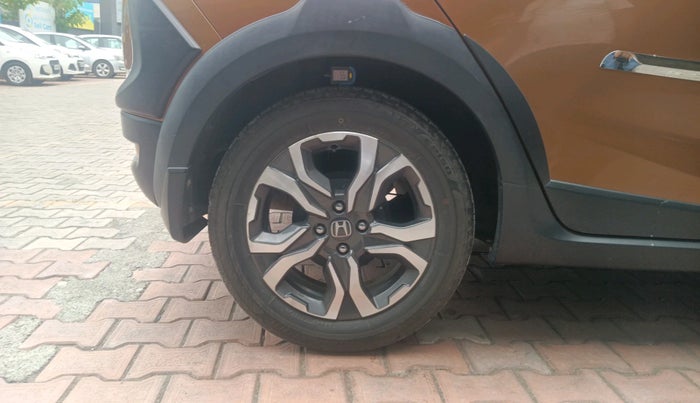 2017 Honda WR-V 1.2L I-VTEC VX MT, Petrol, Manual, 8,467 km, tyre