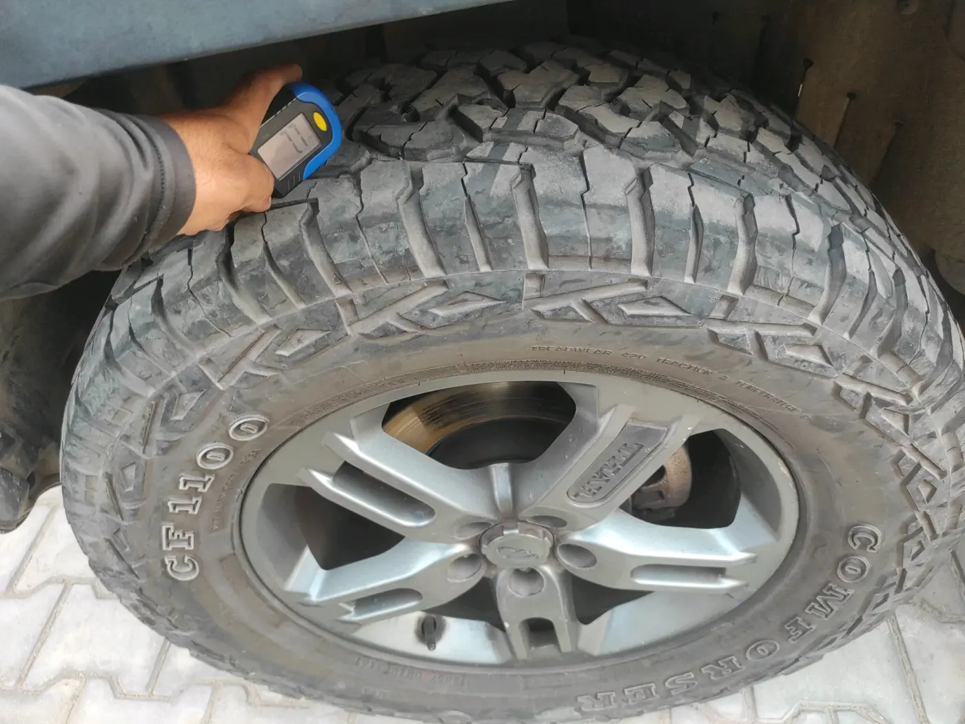 2022 Mahindra Thar LX D AT 4WD HT, Diesel, Automatic, 42,198 km, tyre