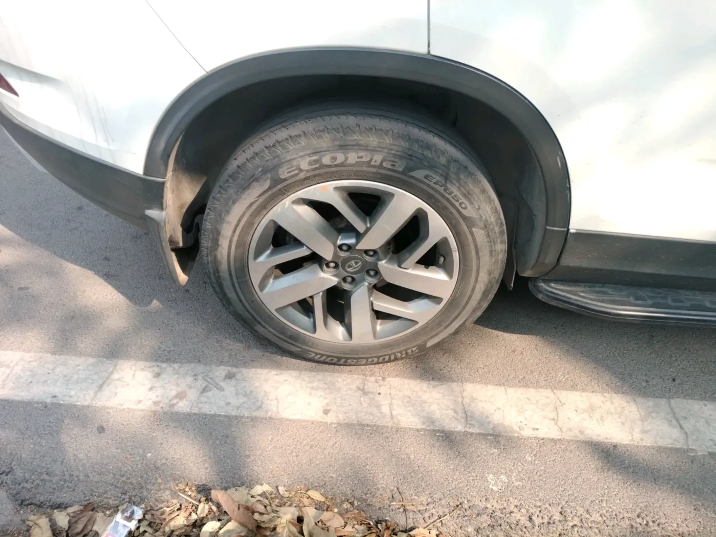 2021 Tata Safari XZ PLUS 6 S, Diesel, Manual, 1,00,638 km, tyre