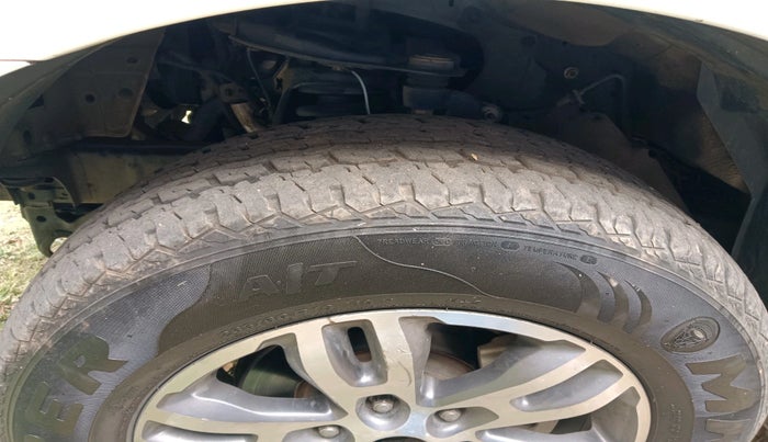 2018 Ford Endeavour TITANIUM 3.2 4X4 AT, Diesel, Automatic, 73,970 km, tyre