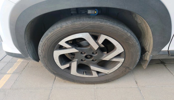 2022 Nissan MAGNITE XV EXECUTIVE TURBO CVT, Petrol, Automatic, 20,976 km, tyre