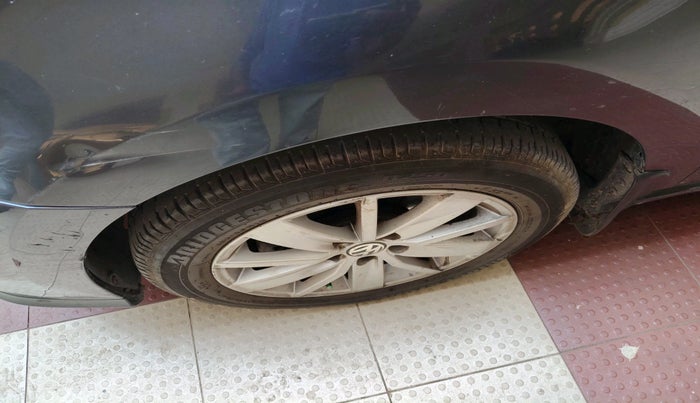 2017 Volkswagen Ameo HIGHLINE1.2L, Petrol, Manual, 99,438 km, tyre