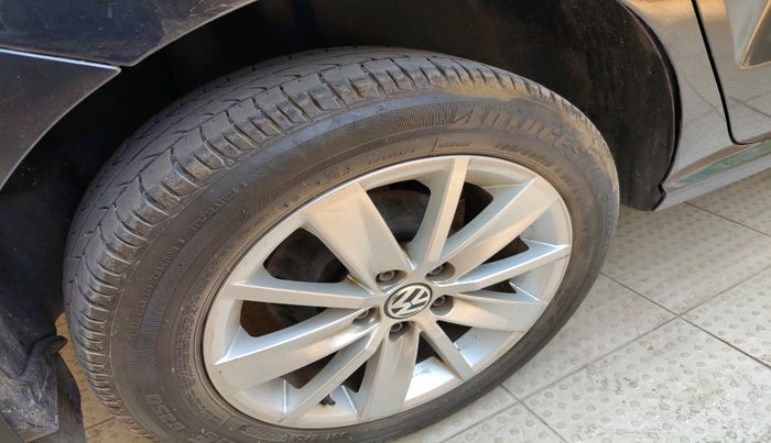 2017 Volkswagen Ameo HIGHLINE1.2L, Petrol, Manual, 99,438 km, tyre