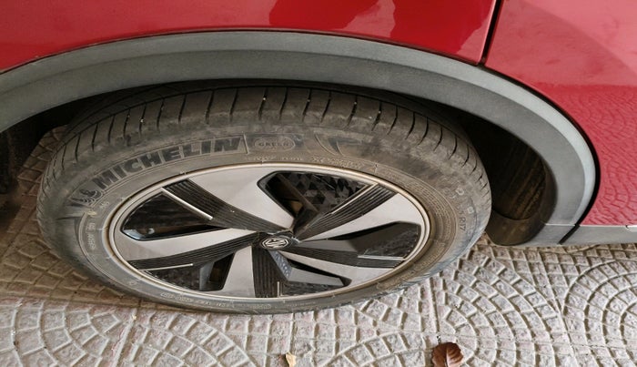 2022 MG ZS EV EXCLUSIVE, Electric, Automatic, 60,541 km, tyre