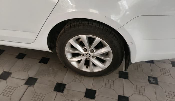 2017 Skoda Octavia 2.0 TDI L&K AT, Diesel, Automatic, 62,344 km, tyre