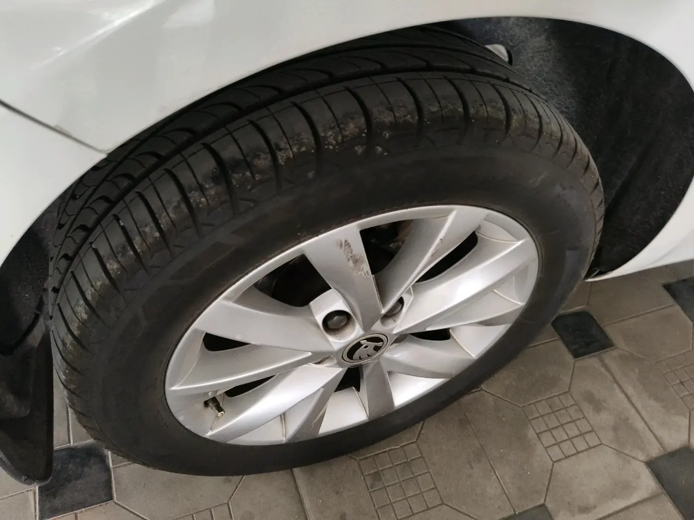 2017 Skoda Octavia 2.0 TDI L&K AT, Diesel, Automatic, 62,344 km, tyre