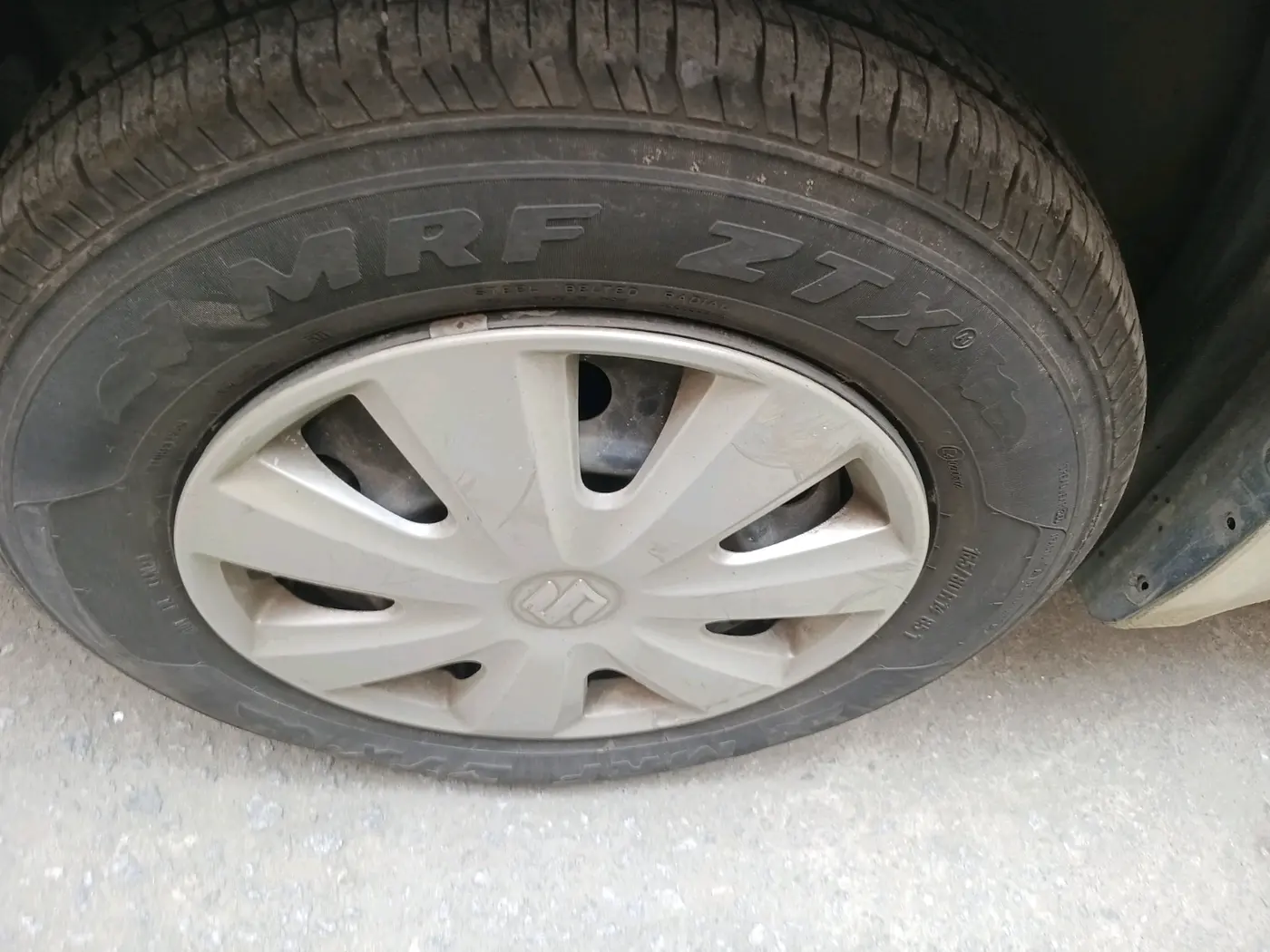 2010 Maruti Swift Dzire VXI, Petrol, Manual, 30,225 km, tyre