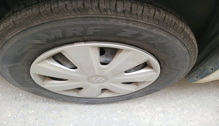 2010 Maruti Swift Dzire VXI, Petrol, Manual, 30,225 km, tyre