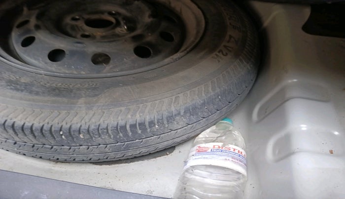 2010 Maruti Swift Dzire VXI, Petrol, Manual, 30,225 km, tyre