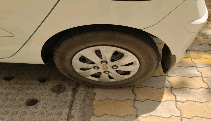 2011 Hyundai i10 SPORTZ 1.2 AT, Petrol, Automatic, 27,427 km, tyre