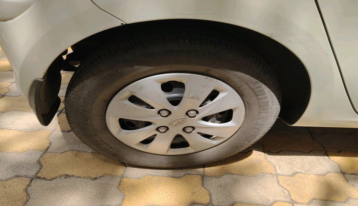 2011 Hyundai i10 SPORTZ 1.2 AT, Petrol, Automatic, 27,427 km, tyre