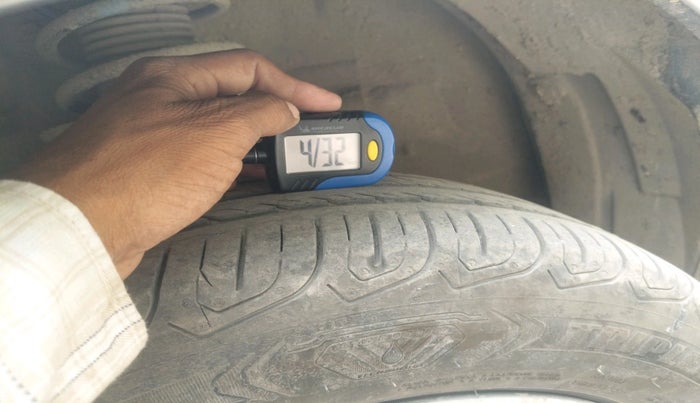 2017 Maruti Ciaz ZXI AT, CNG, Automatic, 50,308 km, tyre