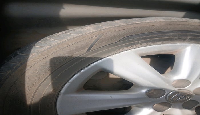 2011 Toyota Corolla Altis G PETROL, Petrol, Manual, 1,44,520 km, tyre