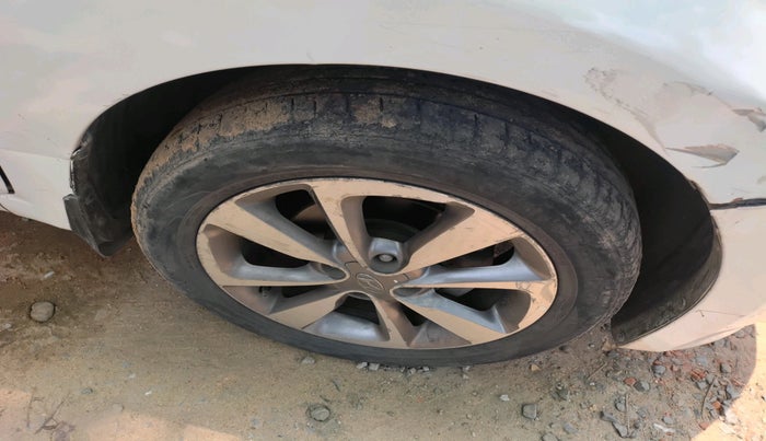 2015 Hyundai Elite i20 ASTA 1.2, Petrol, Manual, 68,705 km, tyre