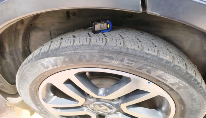 2017 Tata Hexa XTA 4X2 7 STR, Diesel, Automatic, 1,06,848 km, tyre