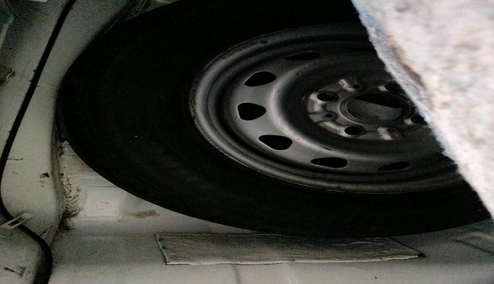 2016 Tata Tiago XM PETROL, Petrol, Manual, 1,41,626 km, tyre