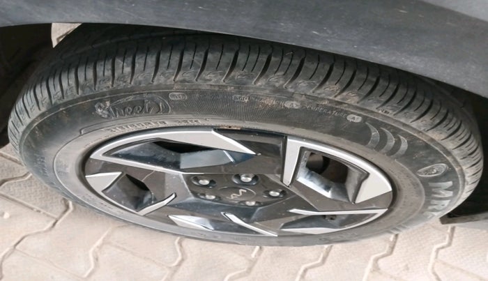 2024 KIA SONET 	 HTX 1.0 TURBO DCT, Petrol, Automatic, 28,869 km, tyre