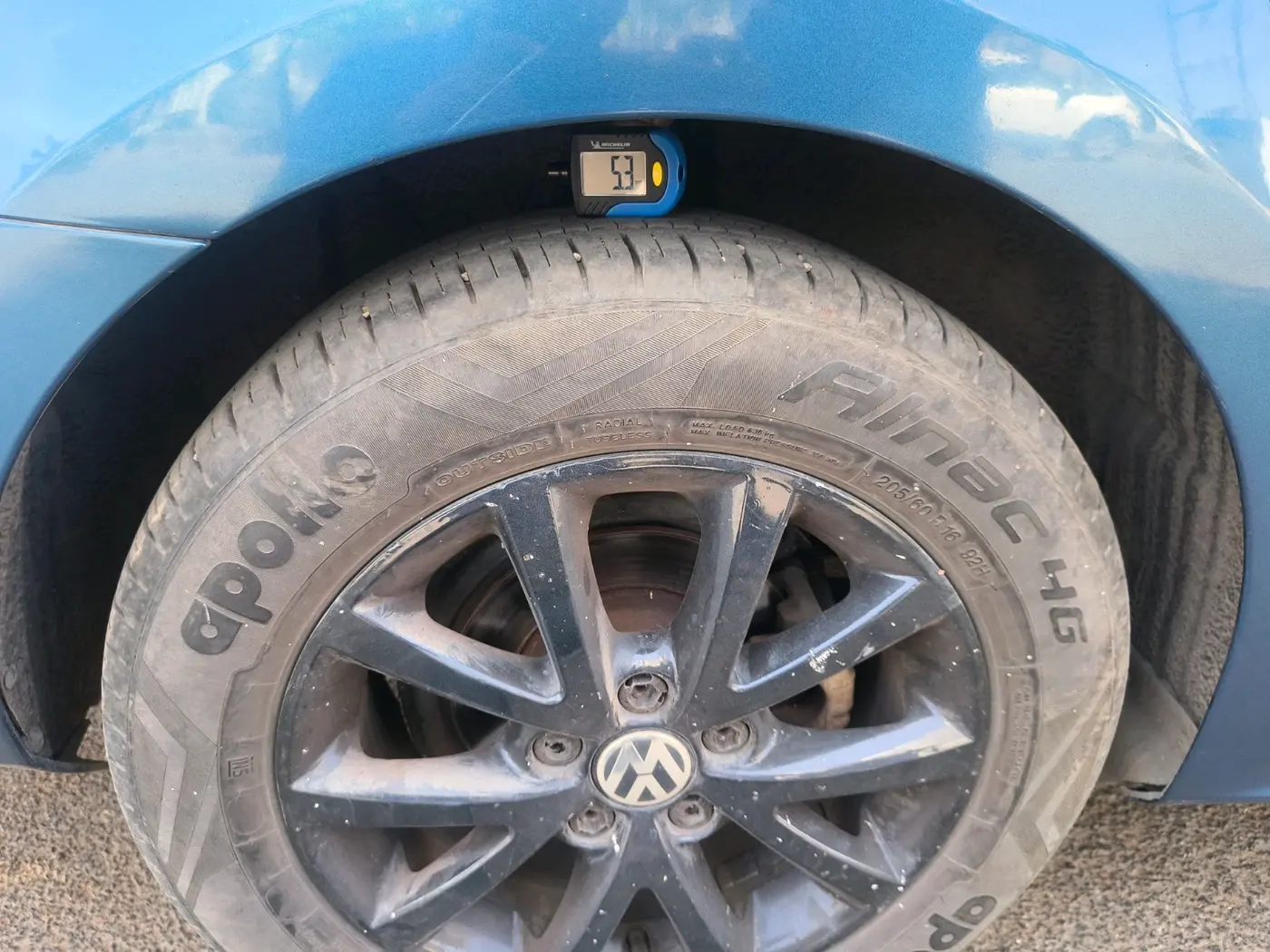 2015 Volkswagen Jetta COMFORTLINE TDI, Diesel, Manual, 1,20,938 km, tyre