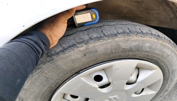 2023 Maruti Eeco 5 STR AC, Petrol, Manual, 38,552 km, tyre