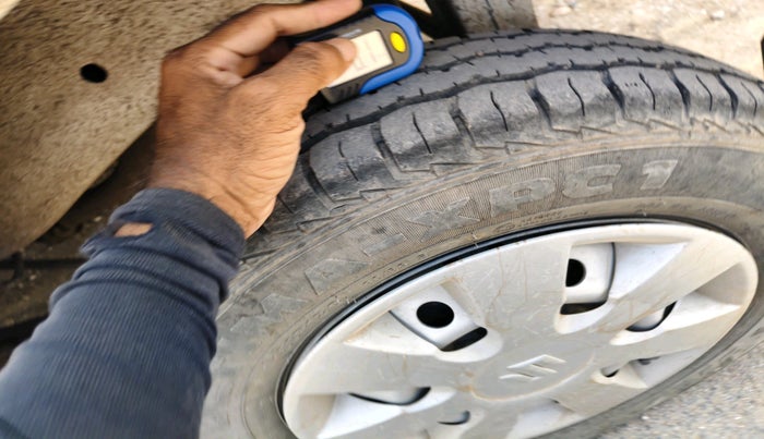 2023 Maruti Eeco 5 STR AC, Petrol, Manual, 38,552 km, tyre