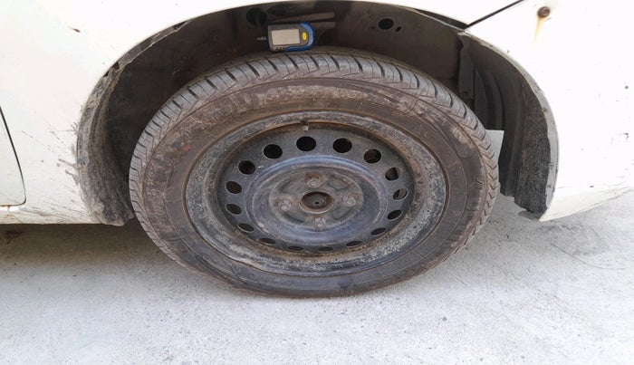 2013 Maruti Wagon R 1.0 VXI, Petrol, Manual, 1,11,032 km, tyre