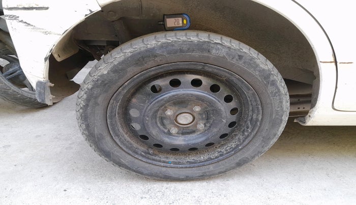 2013 Maruti Wagon R 1.0 VXI, Petrol, Manual, 1,11,032 km, tyre