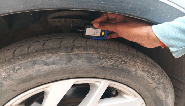 2022 Mahindra XUV300 W8 1.5 DIESEL, Diesel, Manual, 80,175 km, tyre