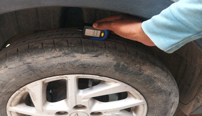 2022 Mahindra XUV300 W8 1.5 DIESEL, Diesel, Manual, 80,175 km, tyre