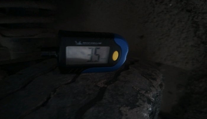 2023 Maruti Eeco 5 STR AC CNG, CNG, Manual, 30,077 km, tyre